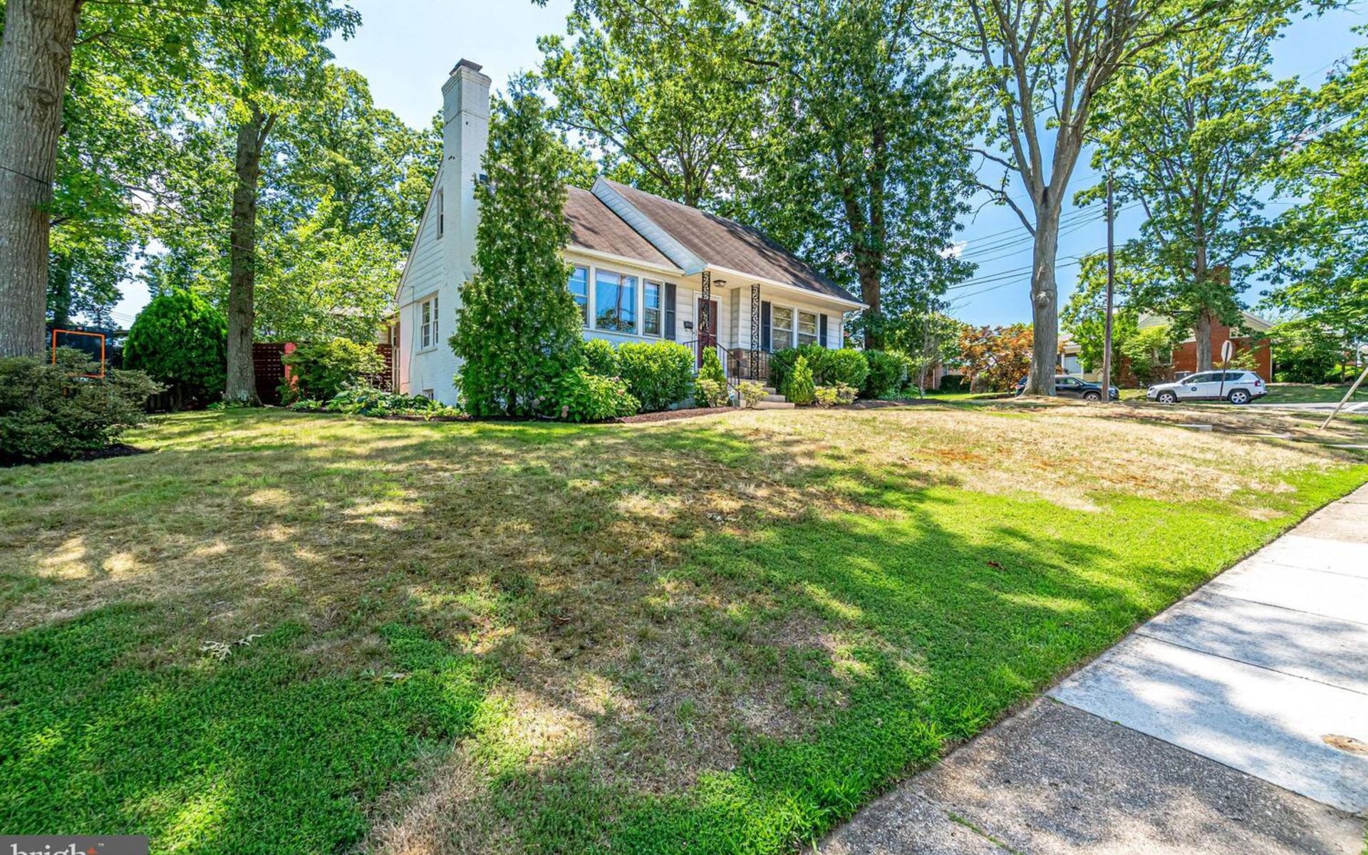 610 Crestwood Dr