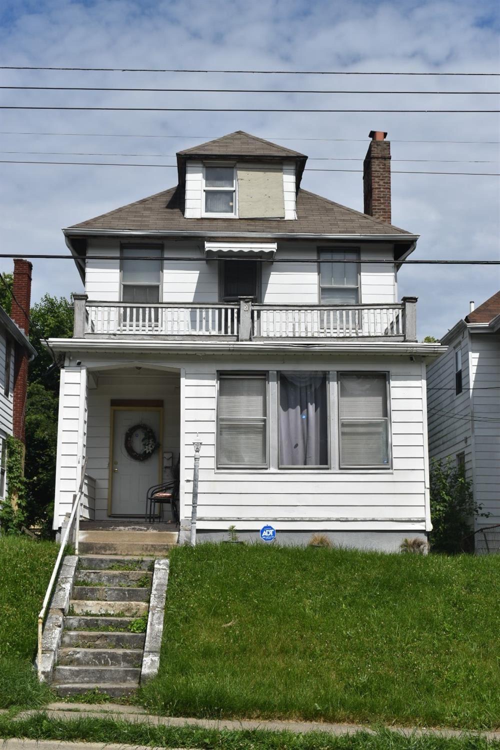 1330 Manss Ave