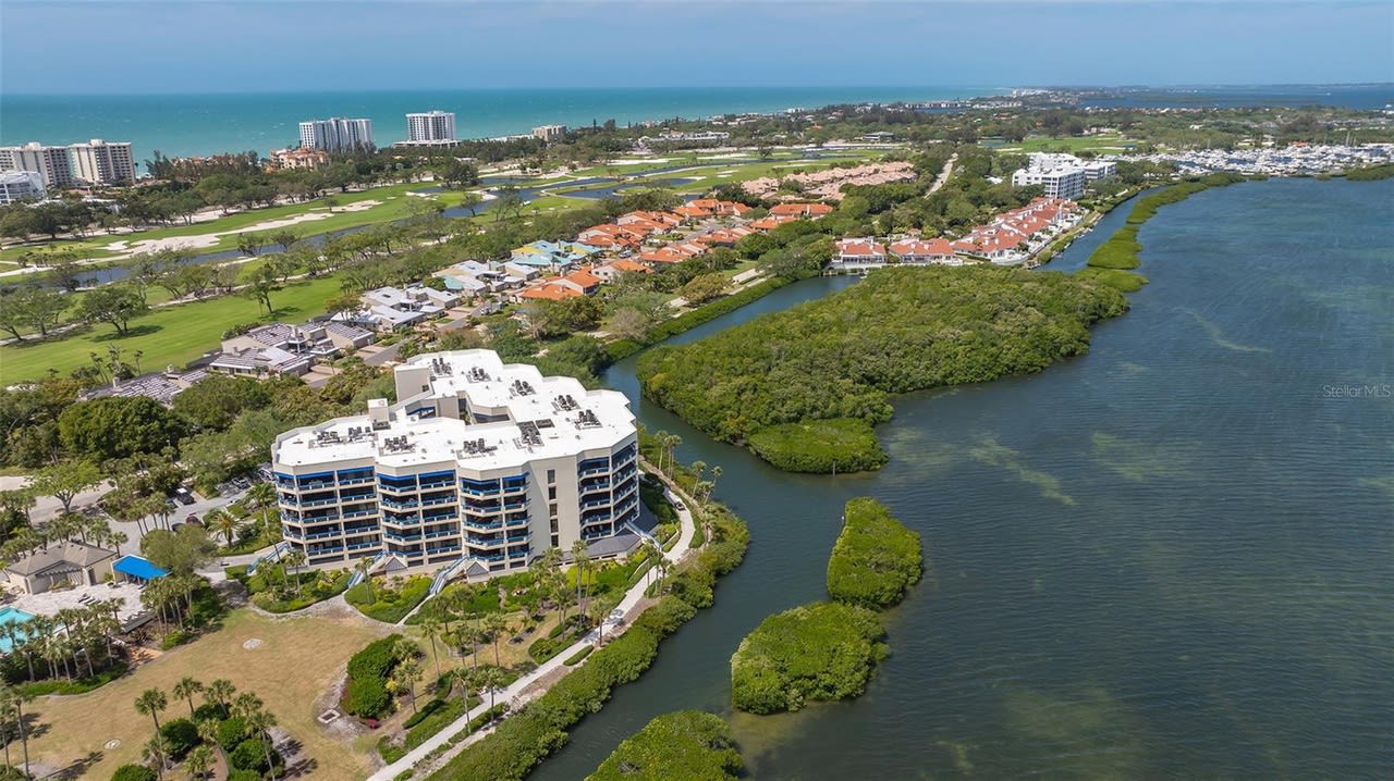 2120 Harbourside Dr, #657