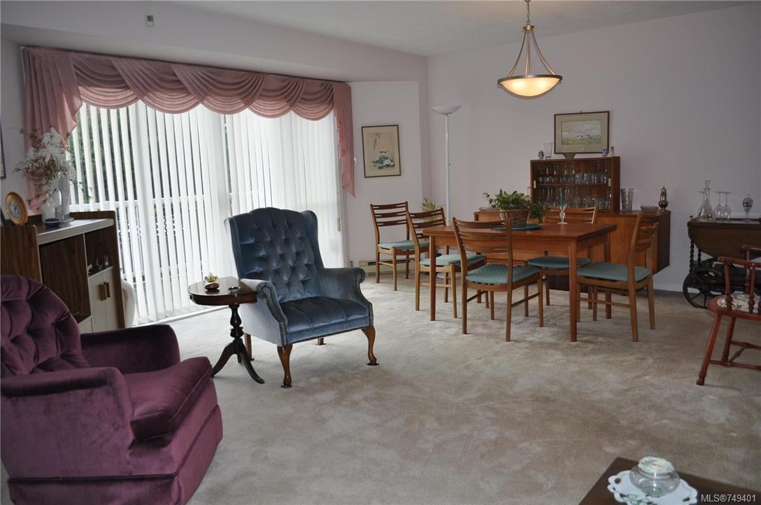 15-5110 Cordova Bay Rd