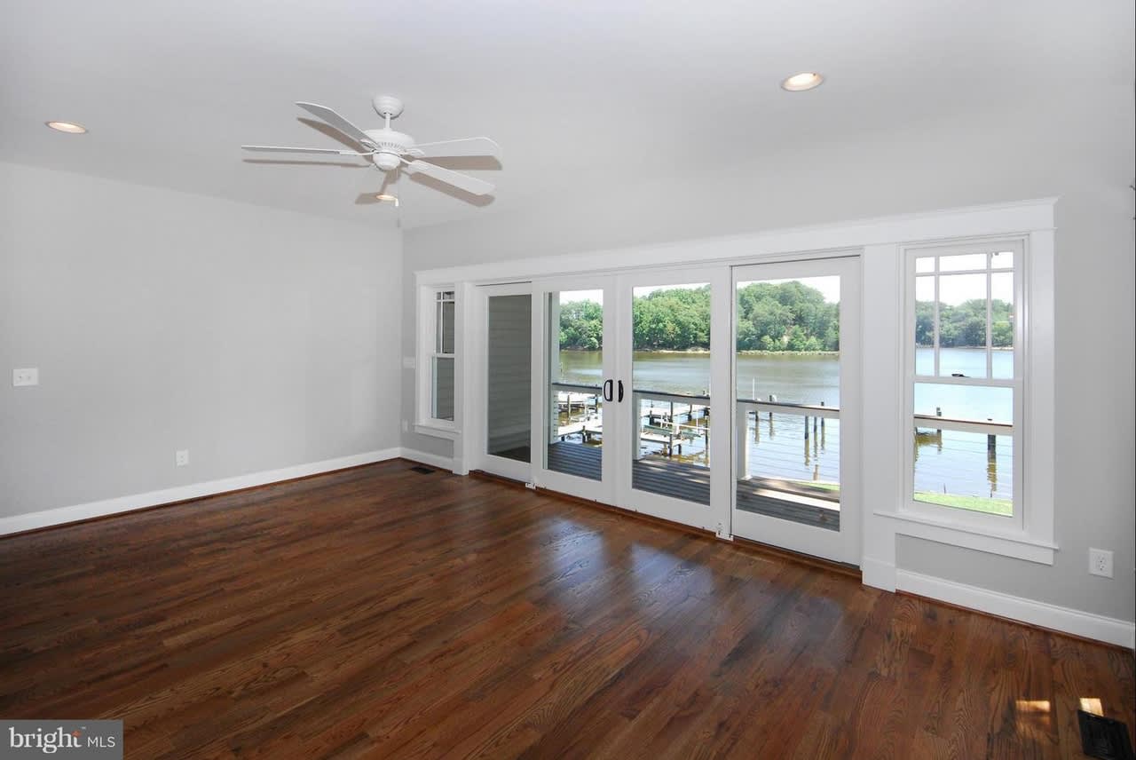 713 Shore Rd