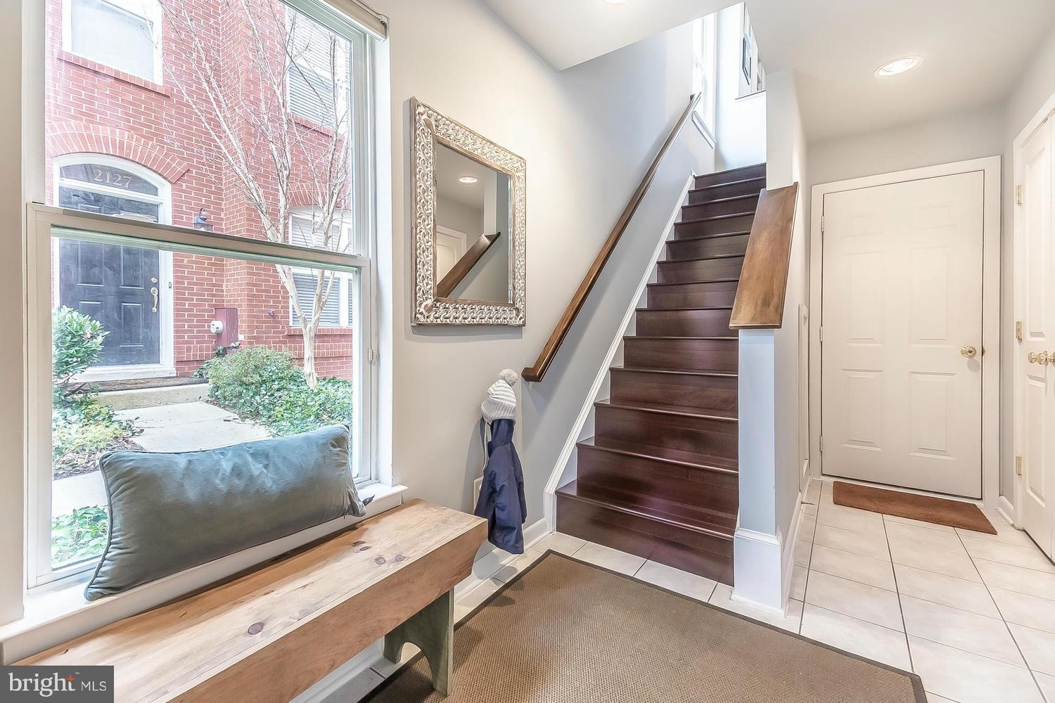 2123 12th Place NW