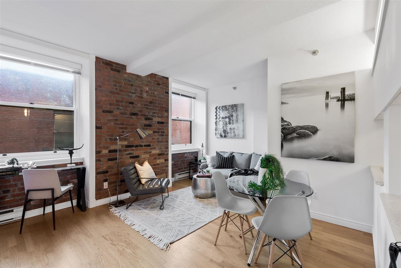 402-233 Abbott St