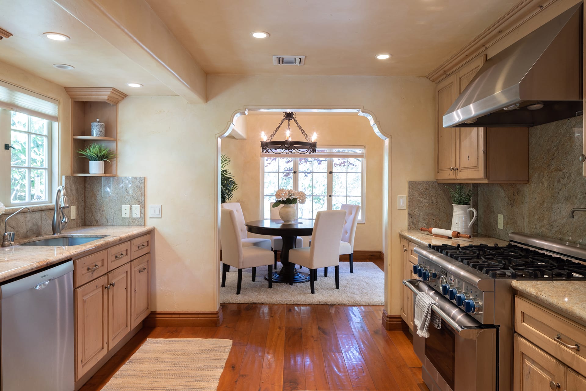 Charming Carmel Jewel - Mission 2NW of 1st