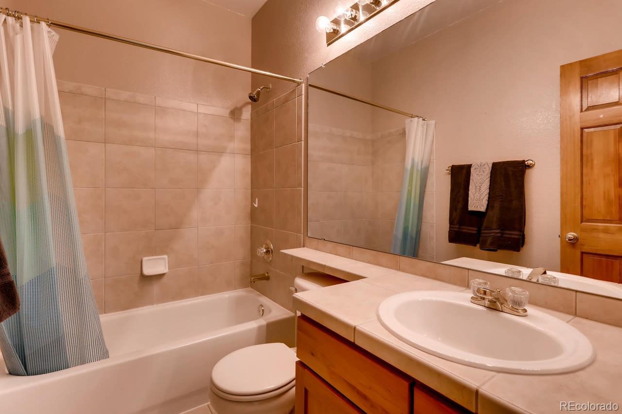 1451 S Buchanan Cir