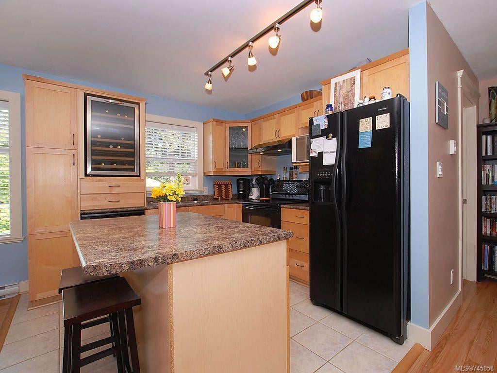 202-2752 Peatt Rd, Langford