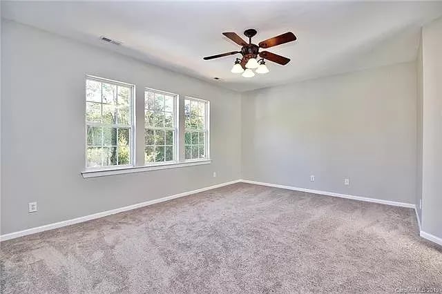 4912 Riverview Dr