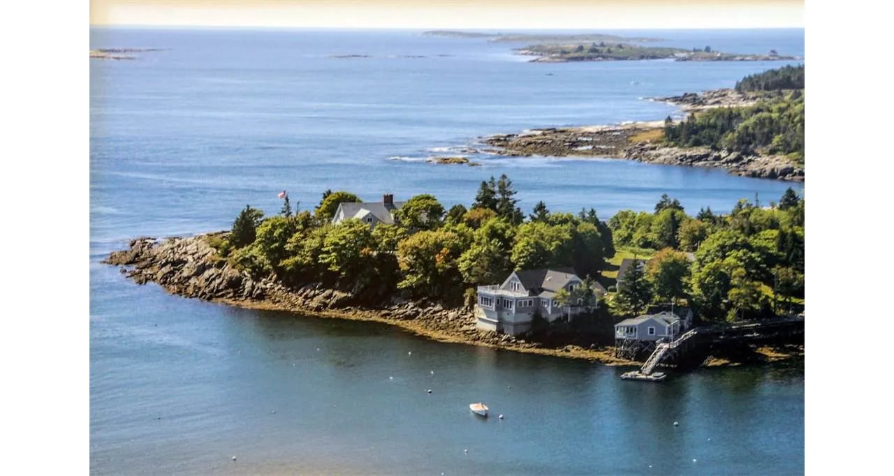 Home For Sale – 17 Roberts Road, Boothbay, Maine 04544