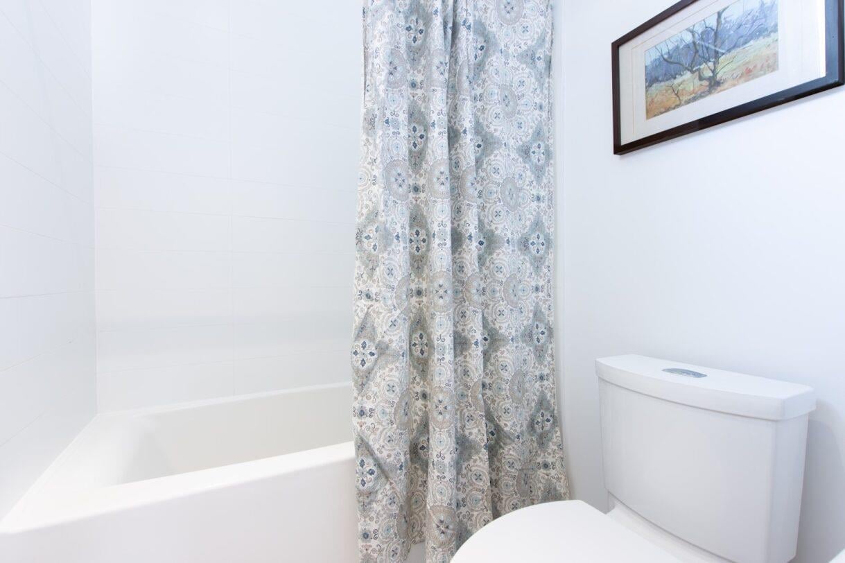 39253 Falcon Cres