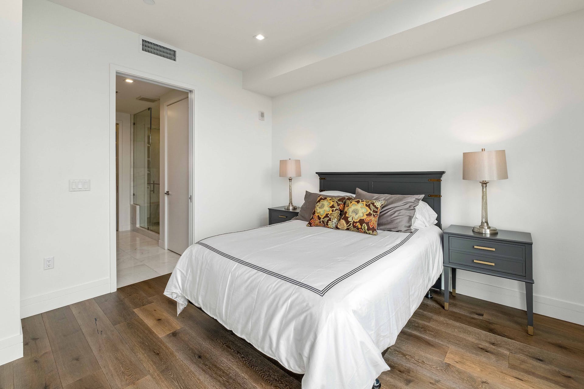 501 West Ave #1204