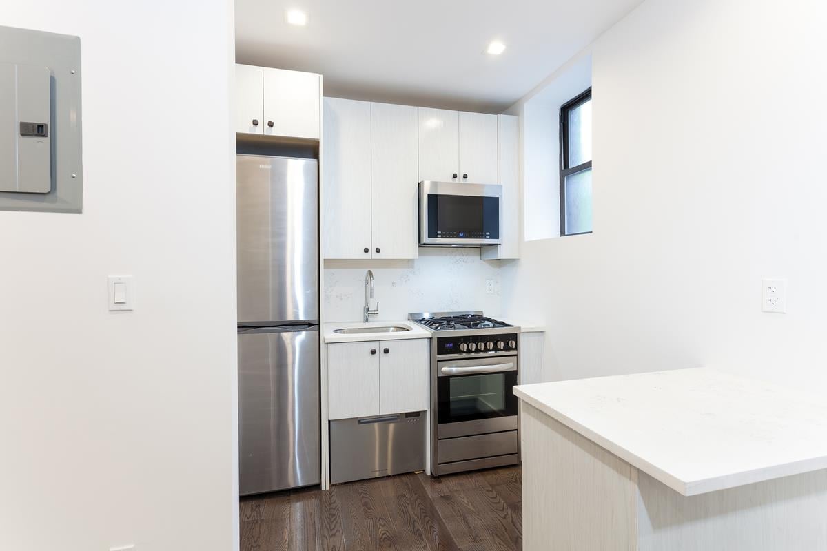 152 Thompson Street, Apt 3-B