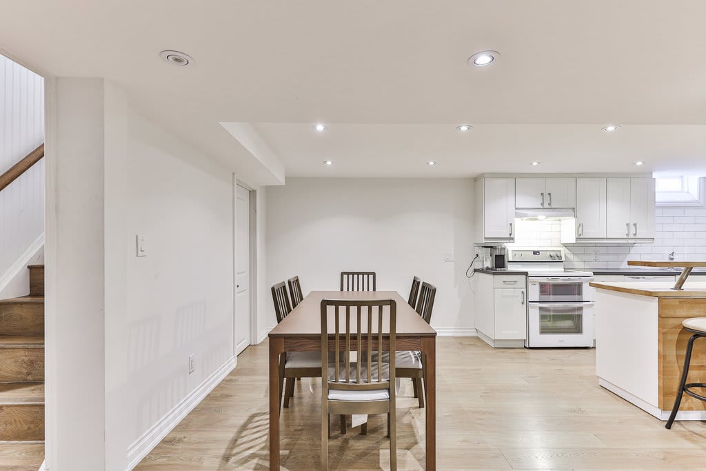 423 Lana Terrace
