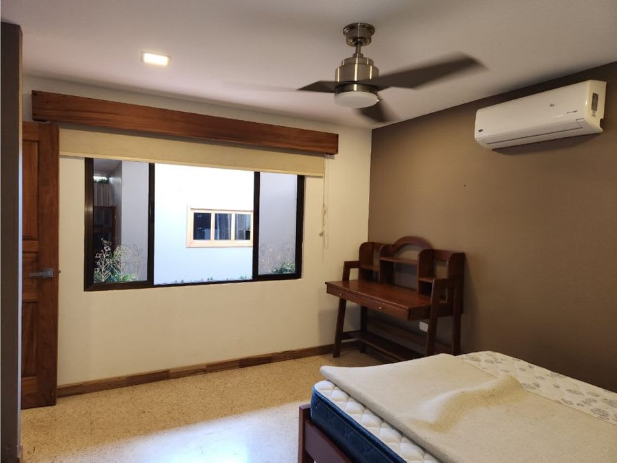 SE Vende Una Hermosa Casa Ubicada en San Isidro General