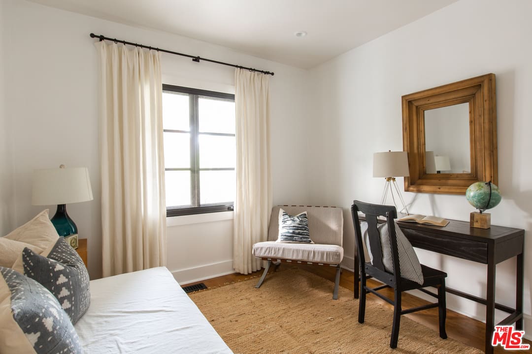 860 Marco Pl, Venice, CA 90291