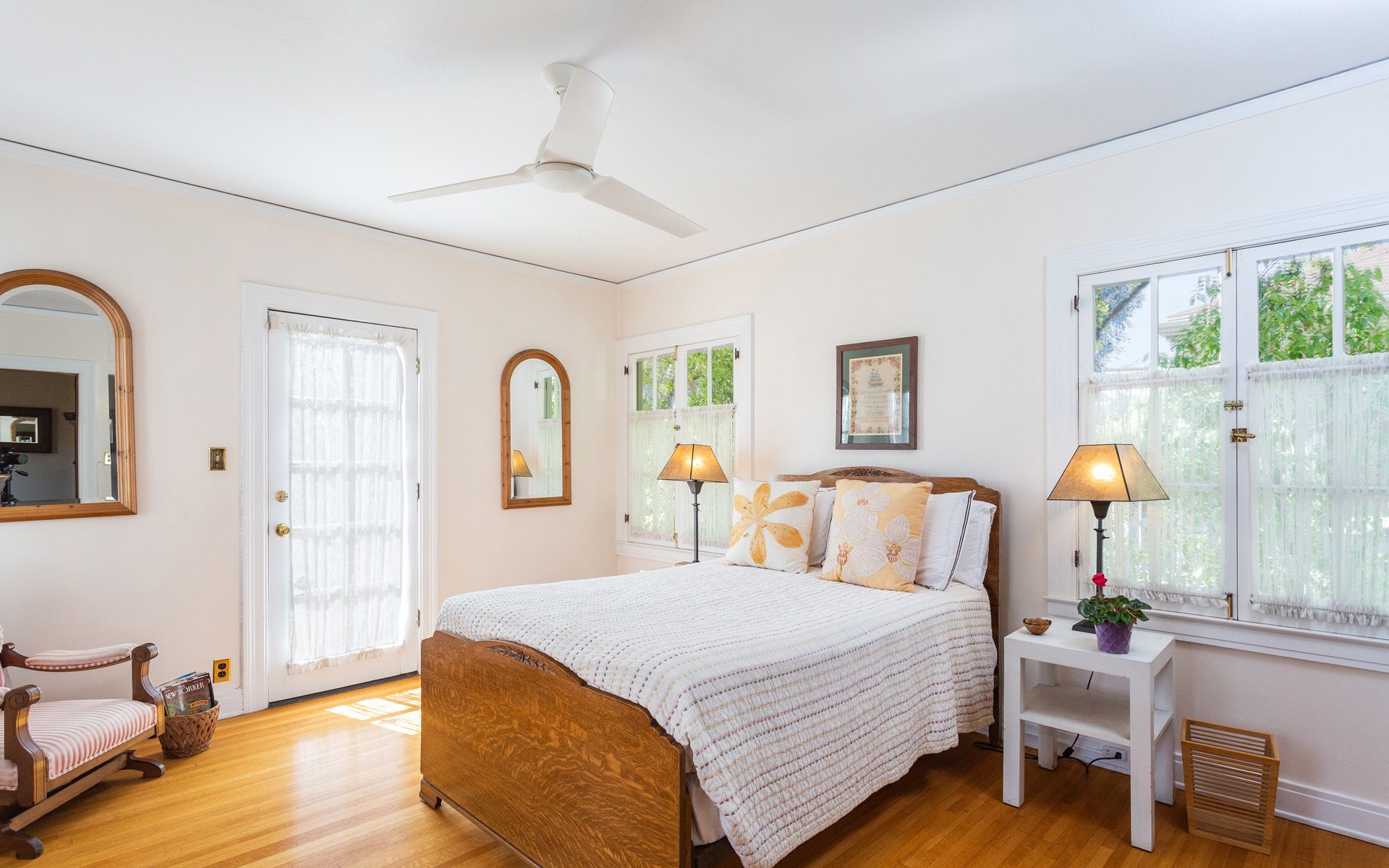 329 N Van Ness Ave, Larchmont