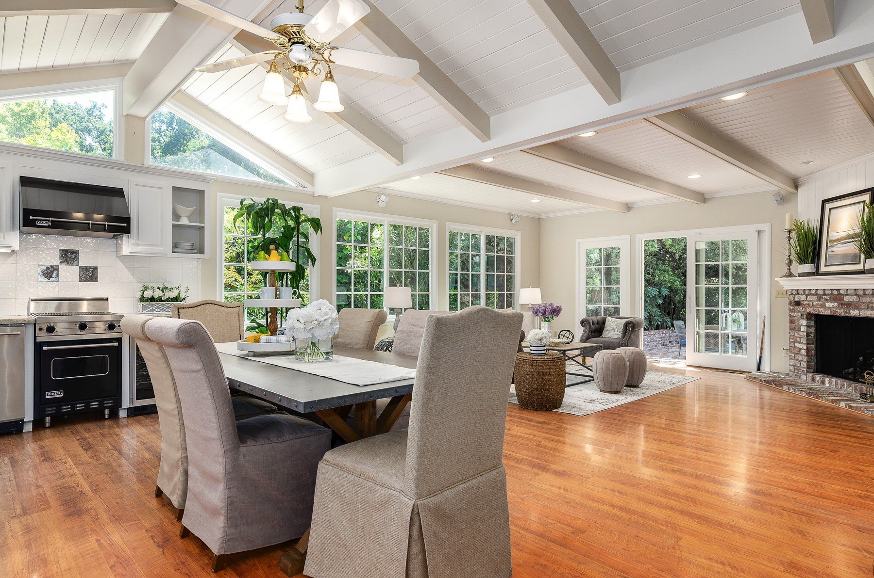 160 Alderwood Rd