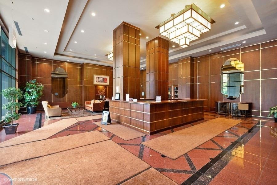 910 S Michigan Avenue #705