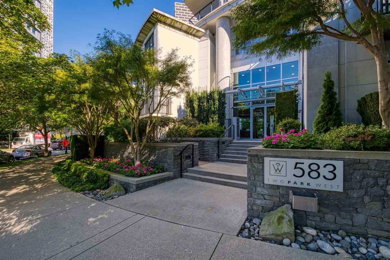 2207-583 Beach Cres