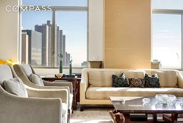 556 3rd Avenue Unit: PHD