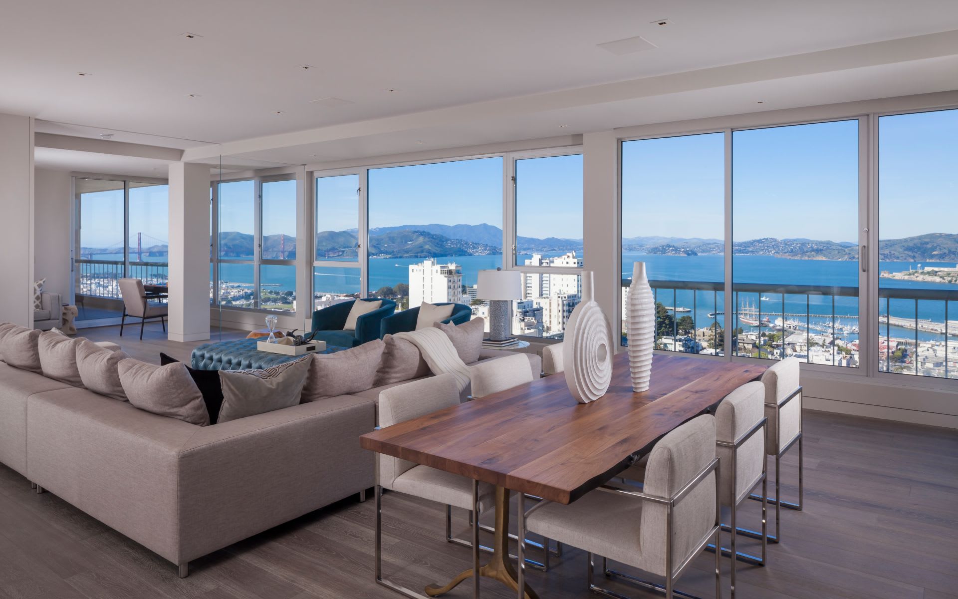 Panoramic Views at 1070 Green
