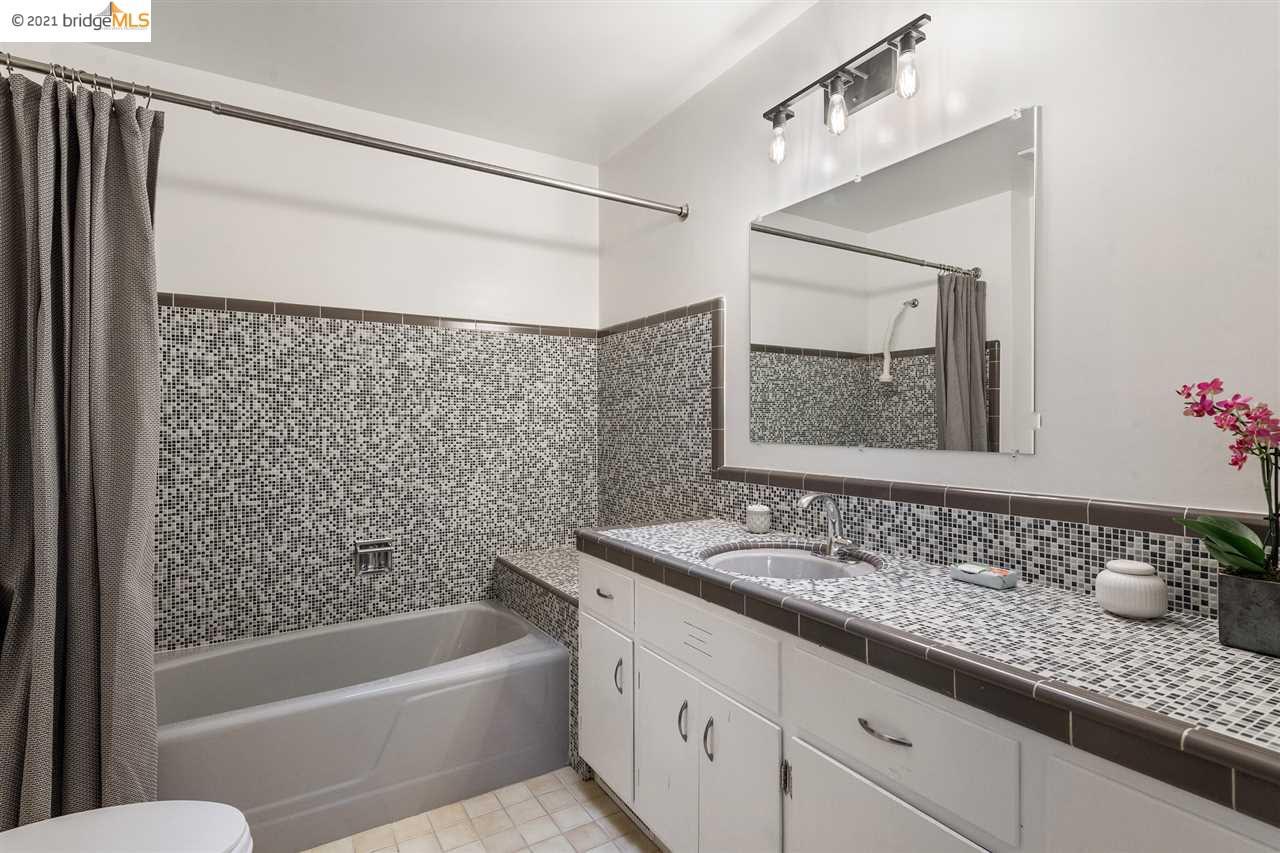 1011 Villa Nueva Dr