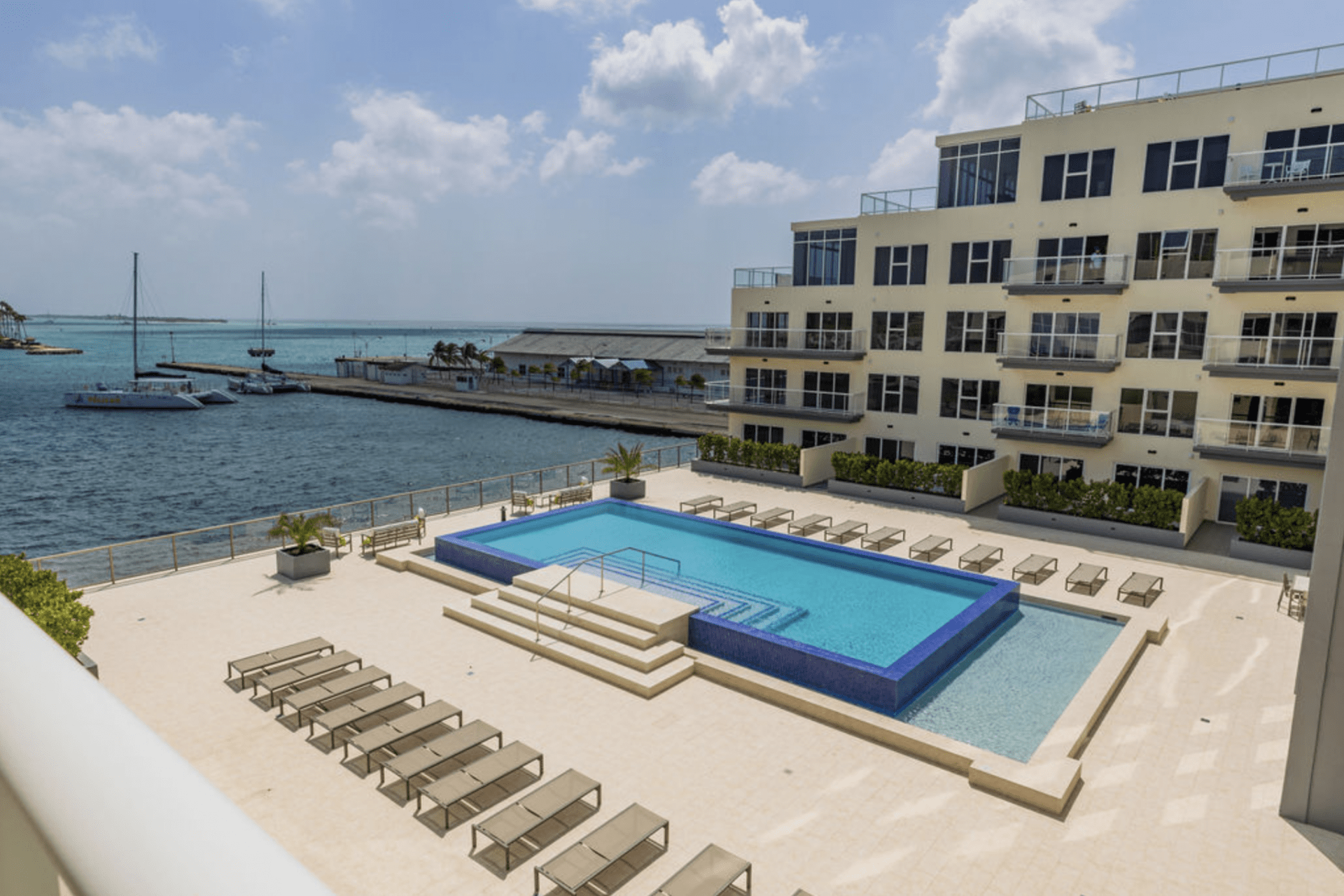 Harbour House 203