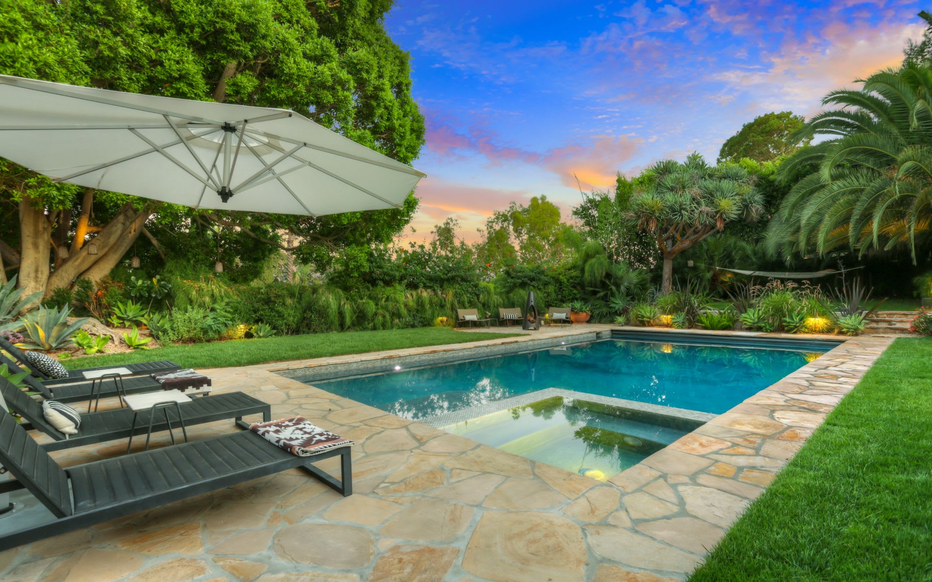 3259 Deronda Dr