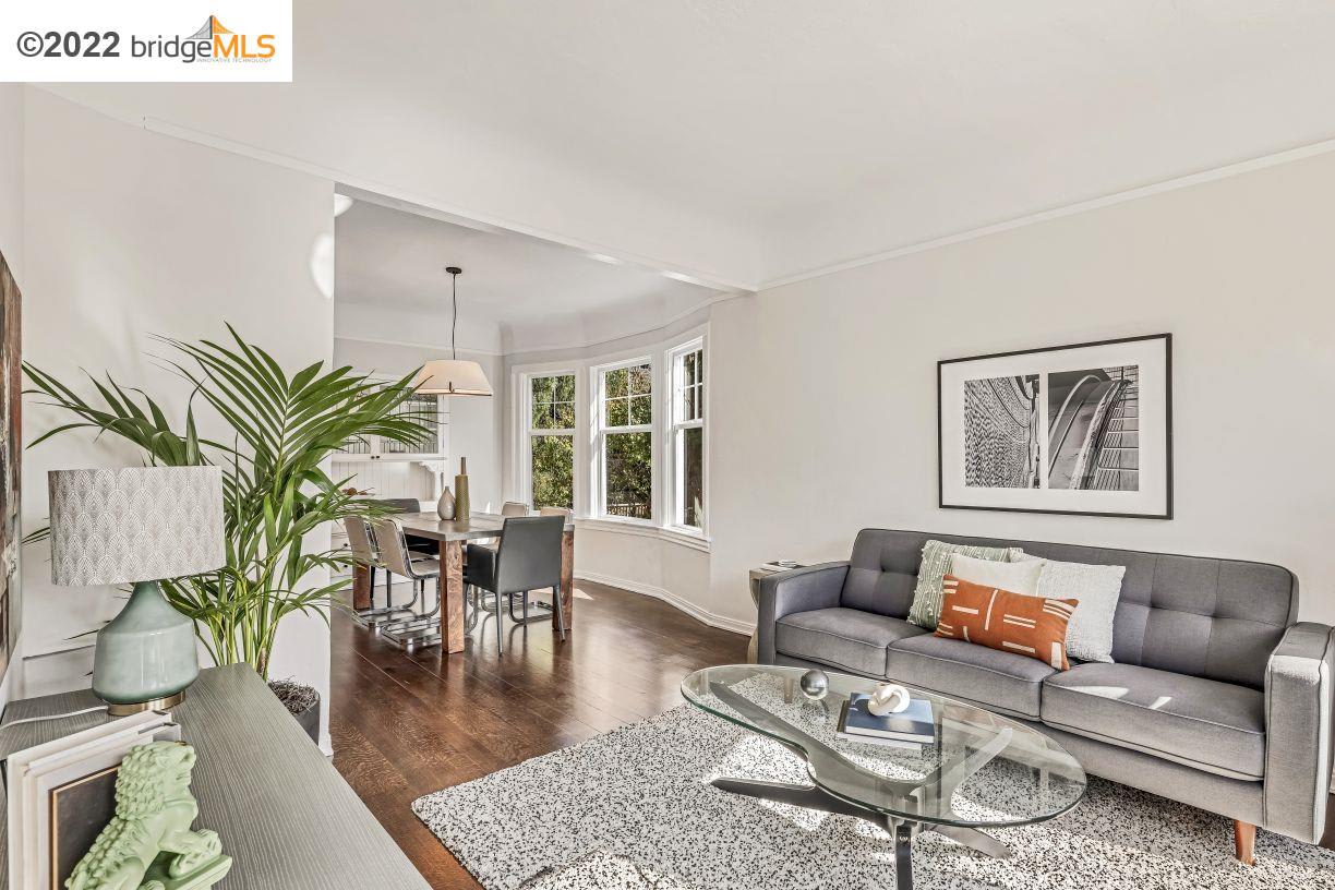 2439 Roosevelt Ave