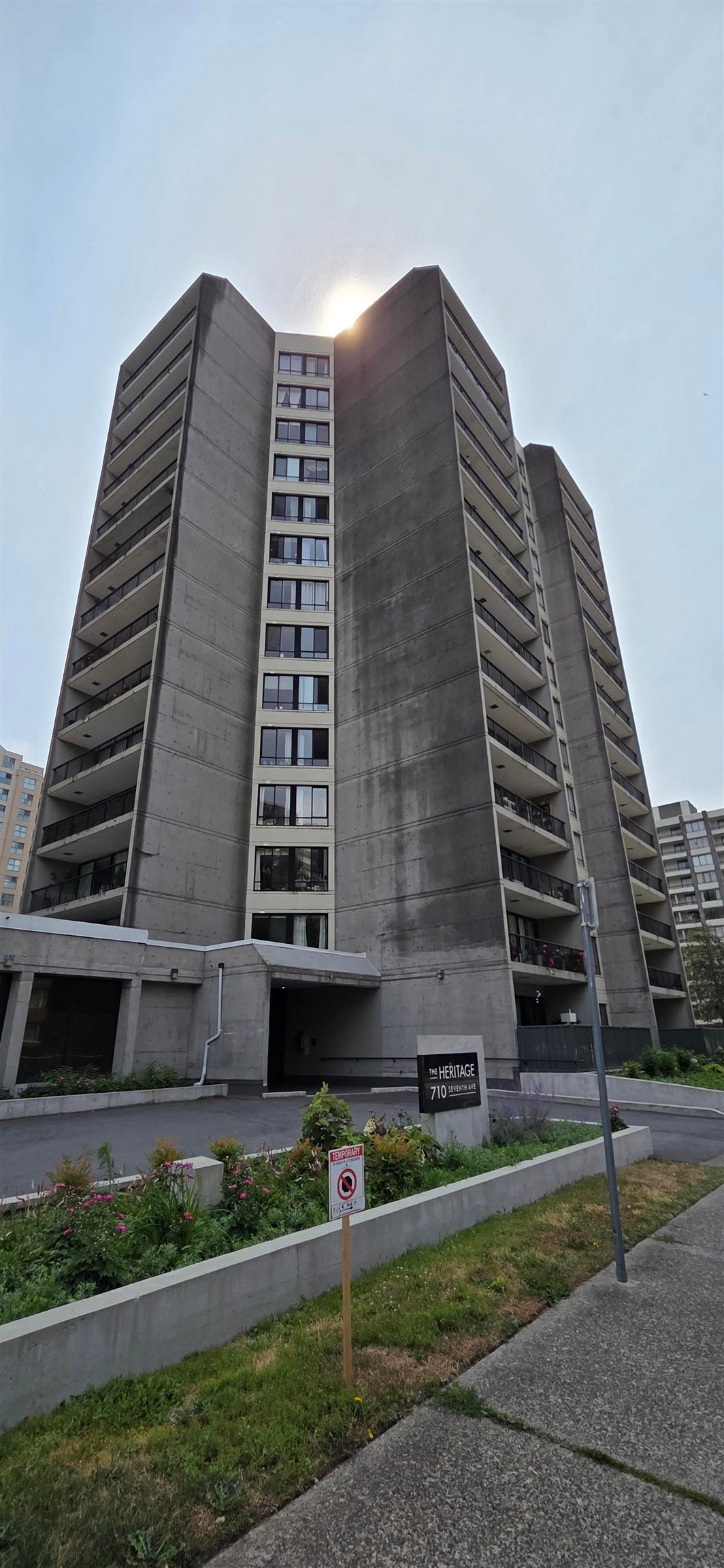 1103-710 Seventh Ave