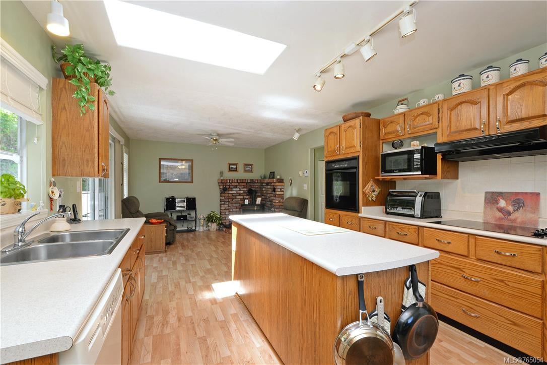 7180 Cedar Brook Pl, Sooke