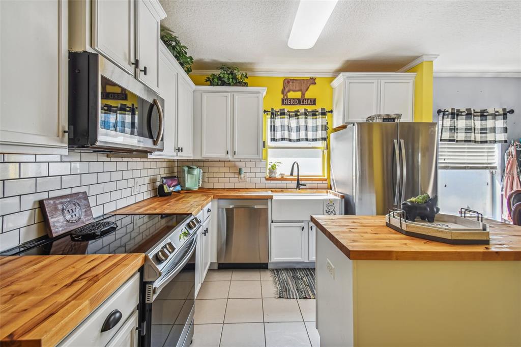 3154 Queen Alexandria Dr