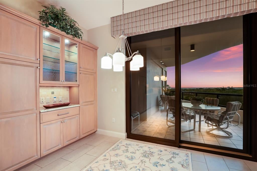 415 L Ambiance Dr, #C504