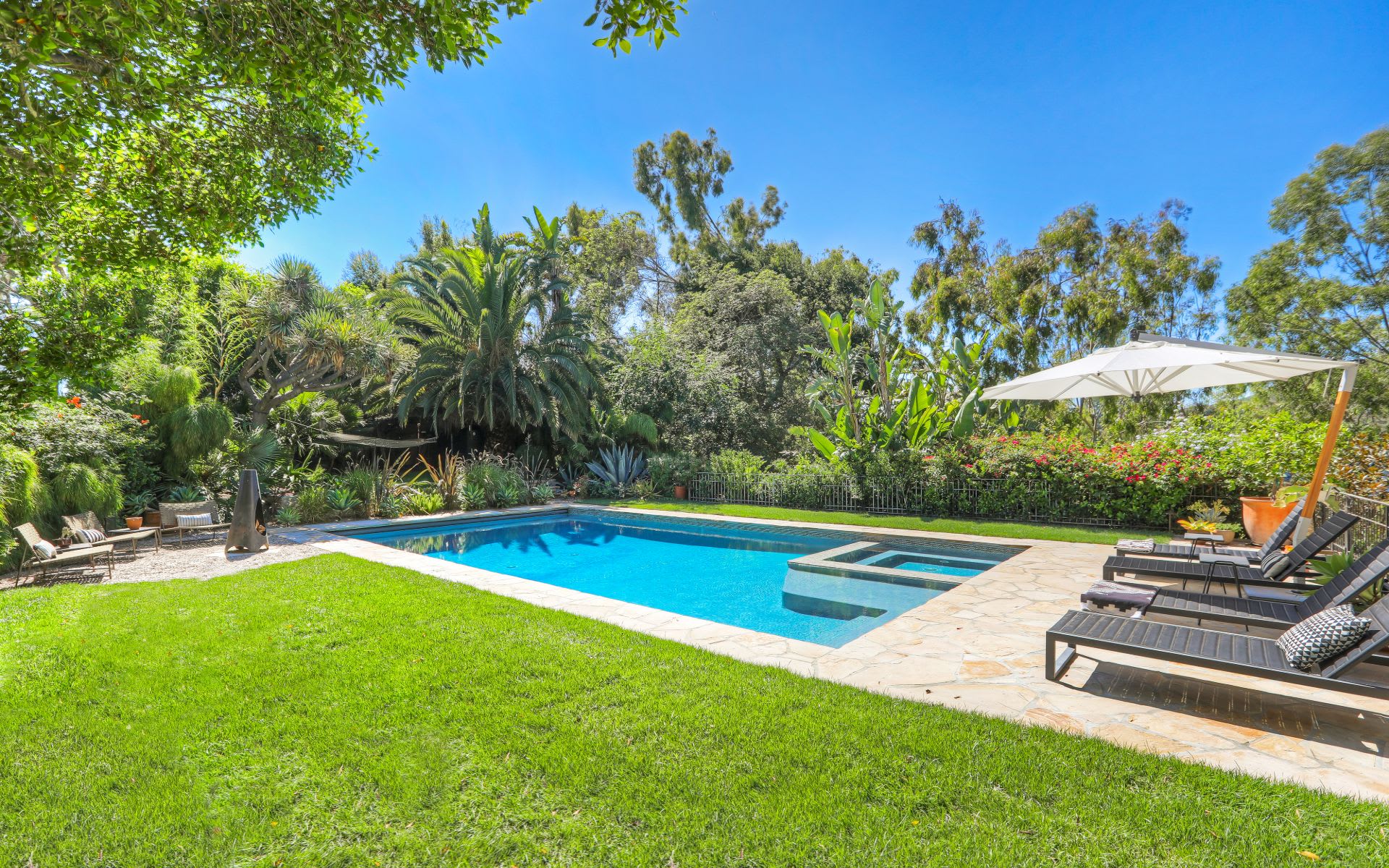  3259 Deronda Dr