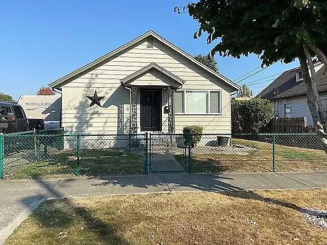609 2nd St SW