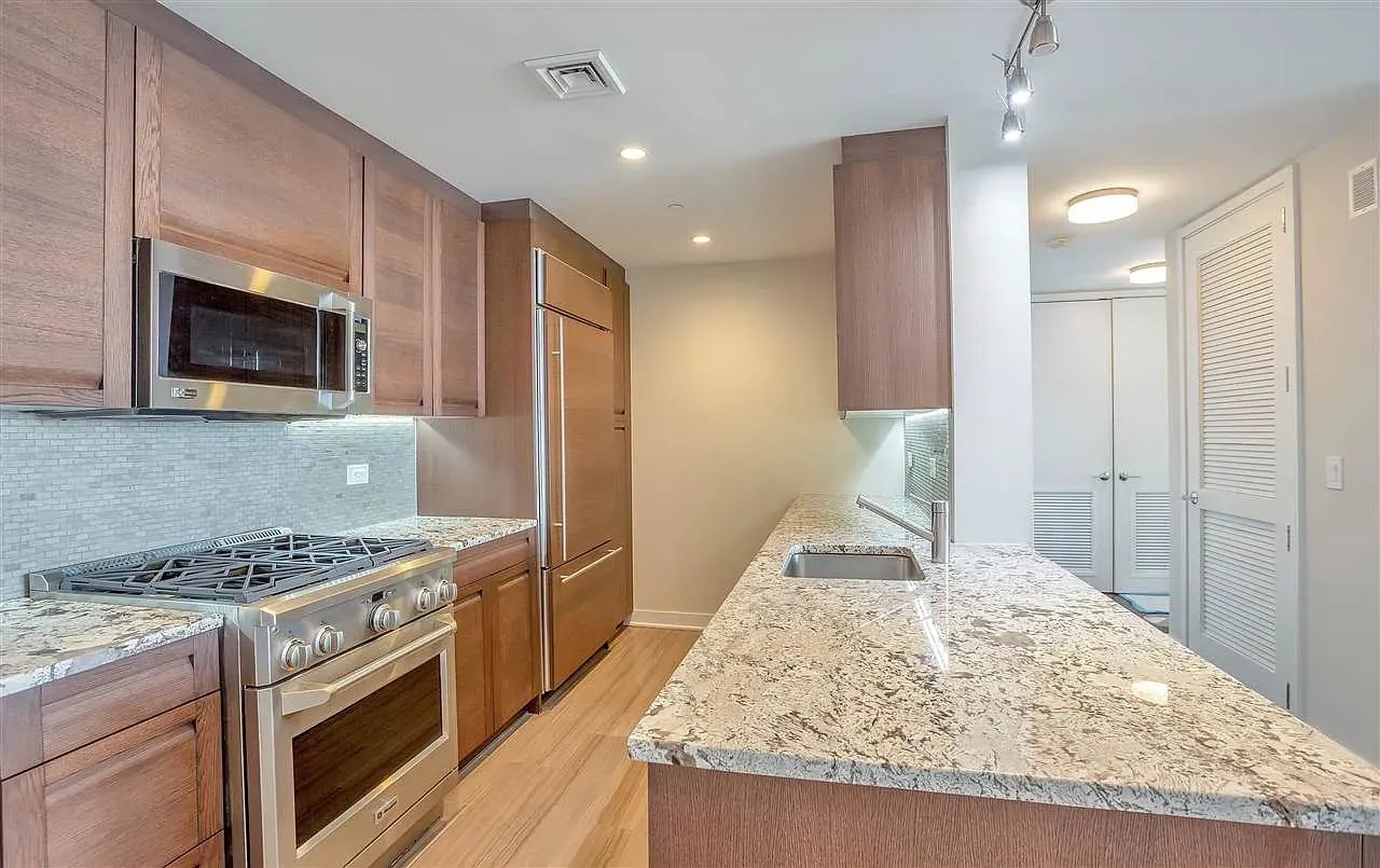 1000 AVE AT PORT IMPERIAL, #305