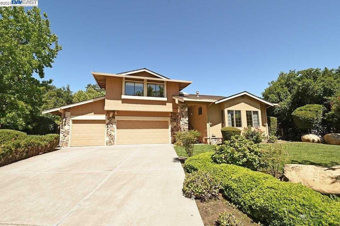 733 Black Point Pl