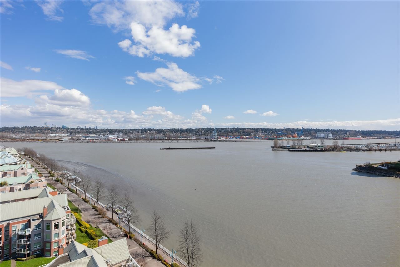 1603-1250 Quayside Dr