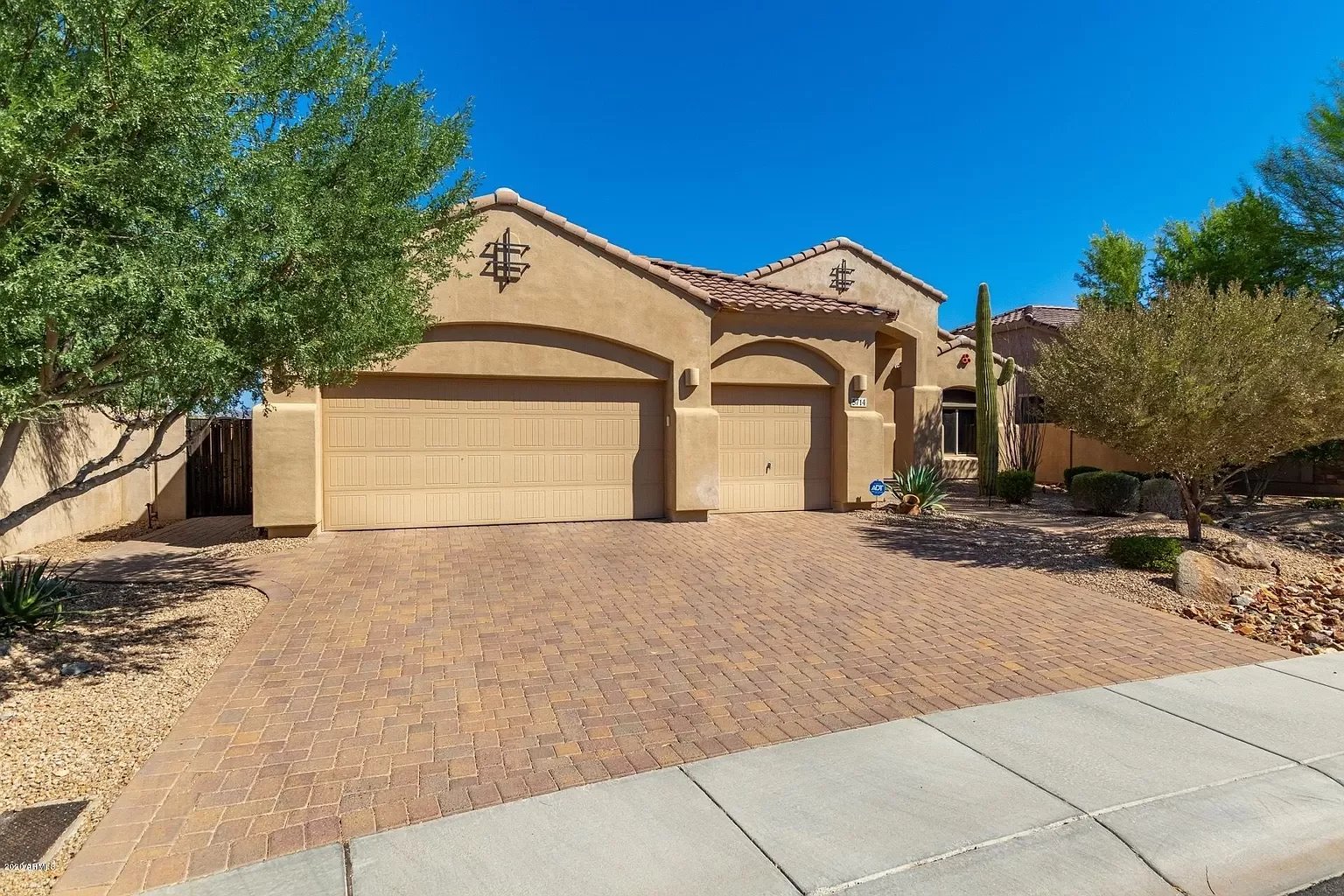 5714 E Ashler Hills Dr