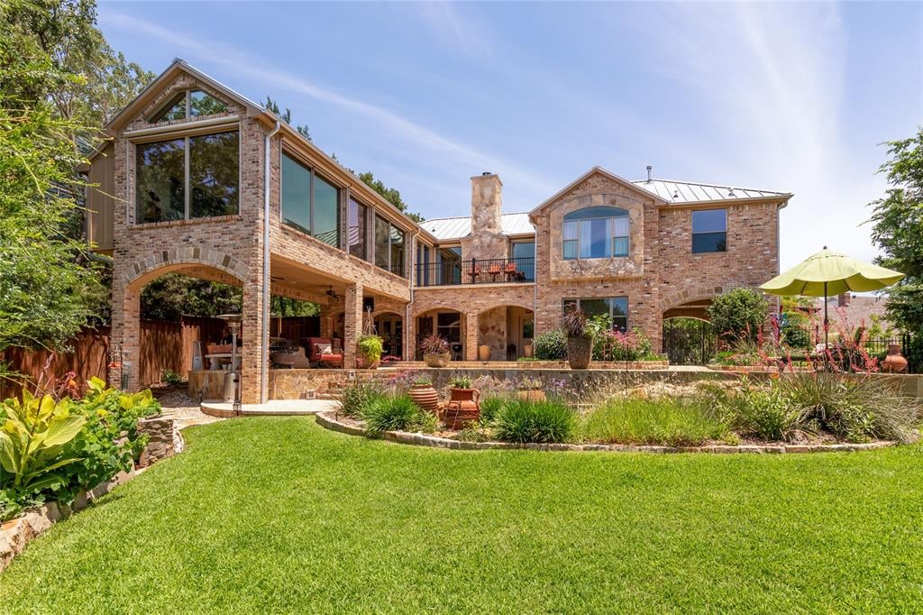 2907 Peninsula Dr