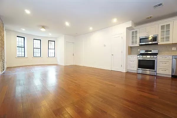 23 Charlotte Street Unit: GDN