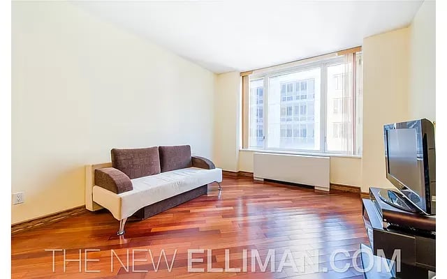 220 Riverside Boulevard Unit: 6C