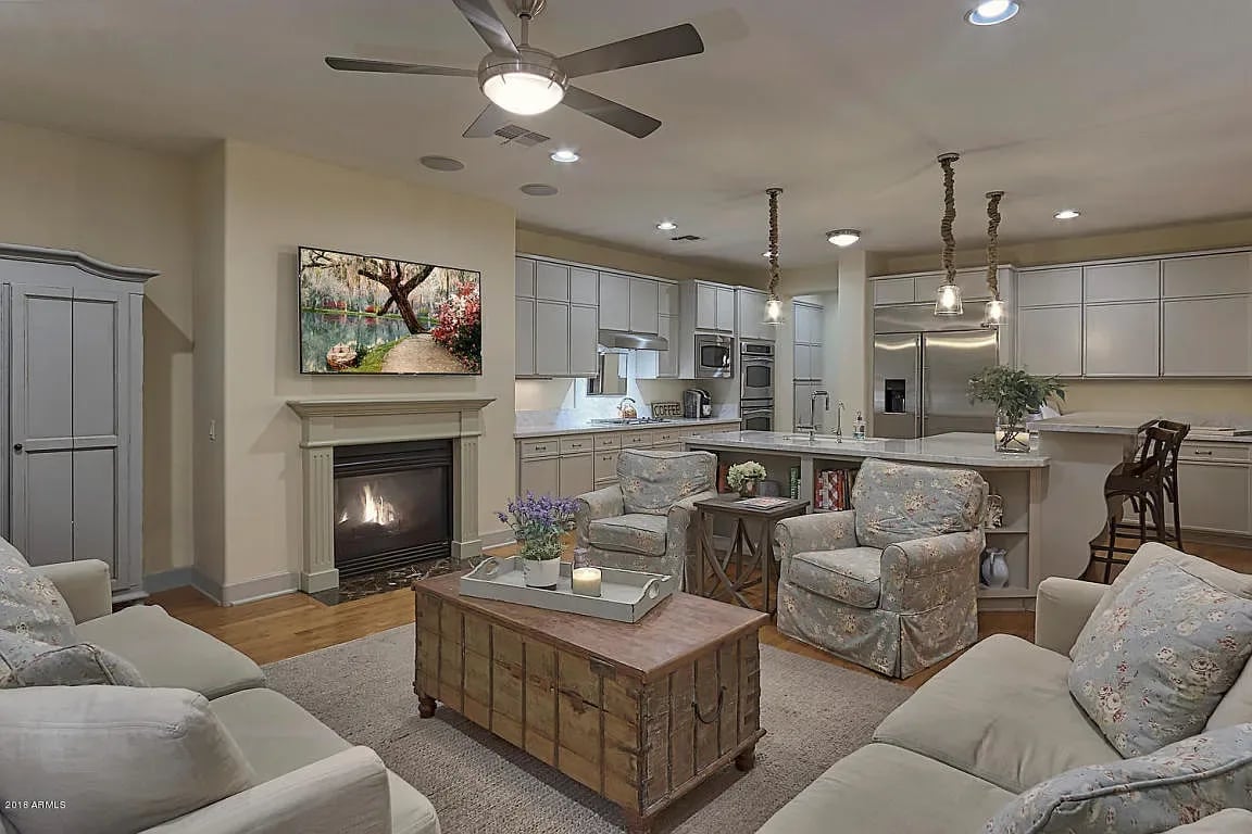 3961 E. Hummingbird Ln