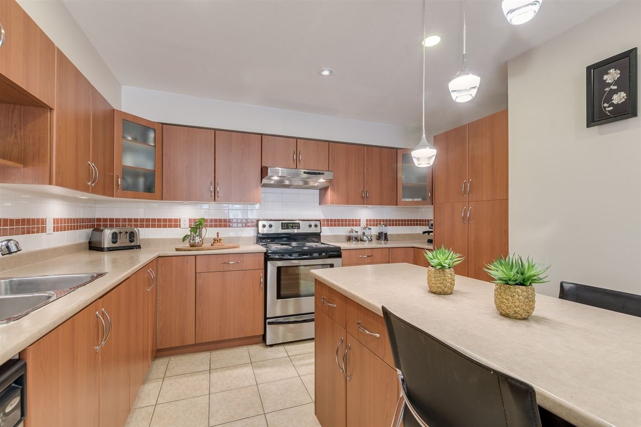 411-160 Shoreline Circle