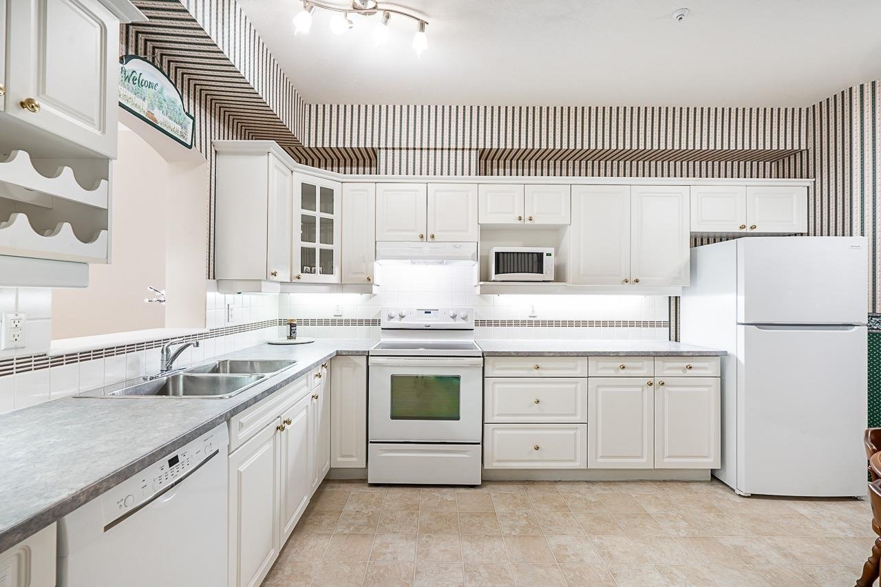 305-3098 Guildford Wy