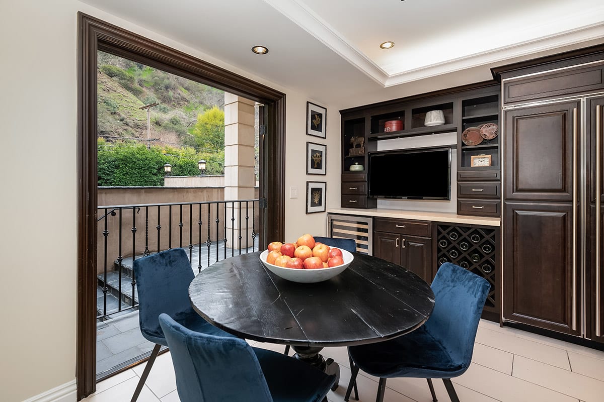 1600 Benedict Canyon Dr