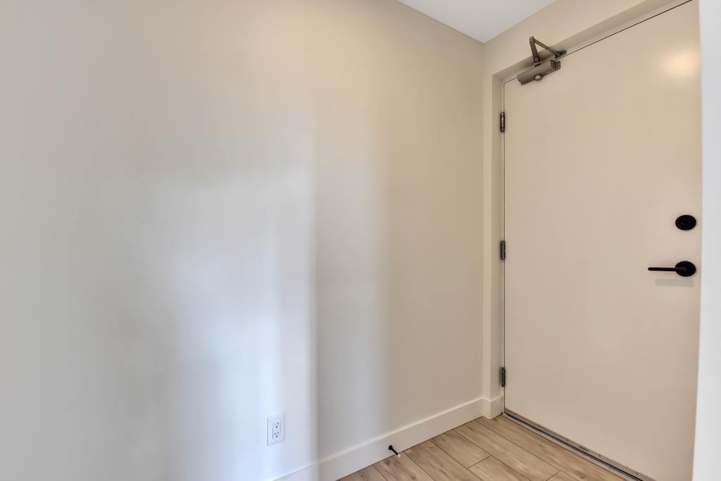 7-32828 Landeau Pl
