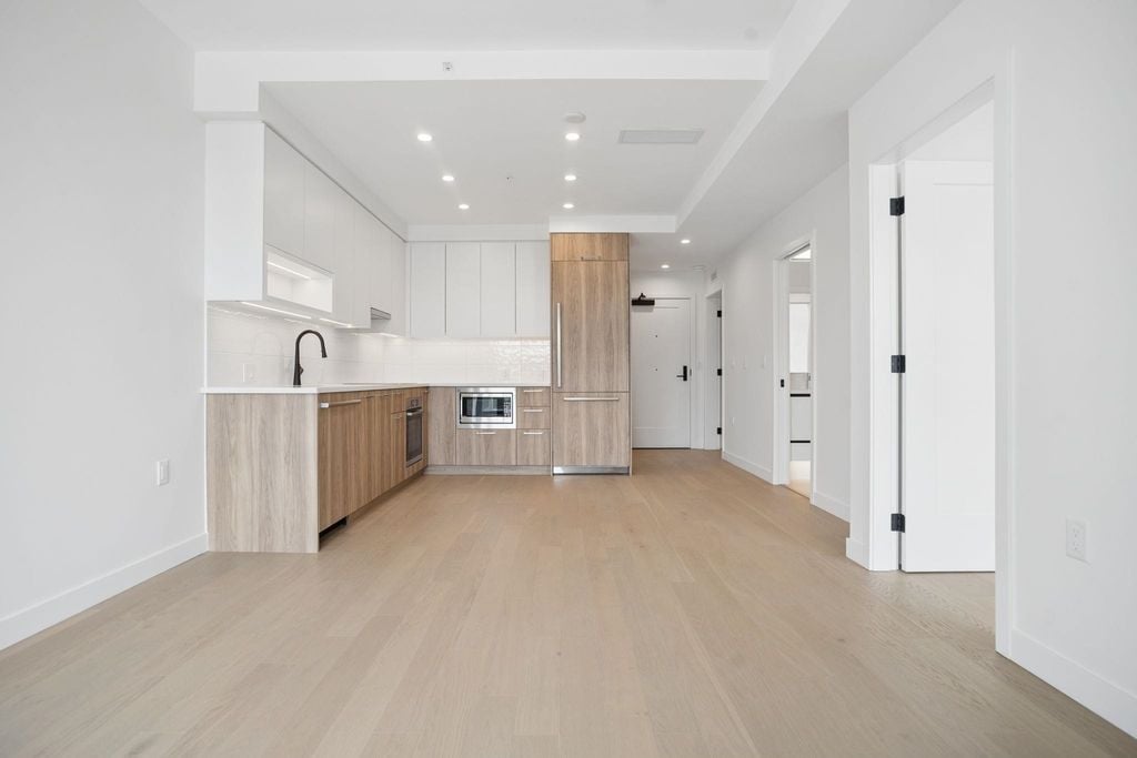 8398 Oak Street 208, Vancouver