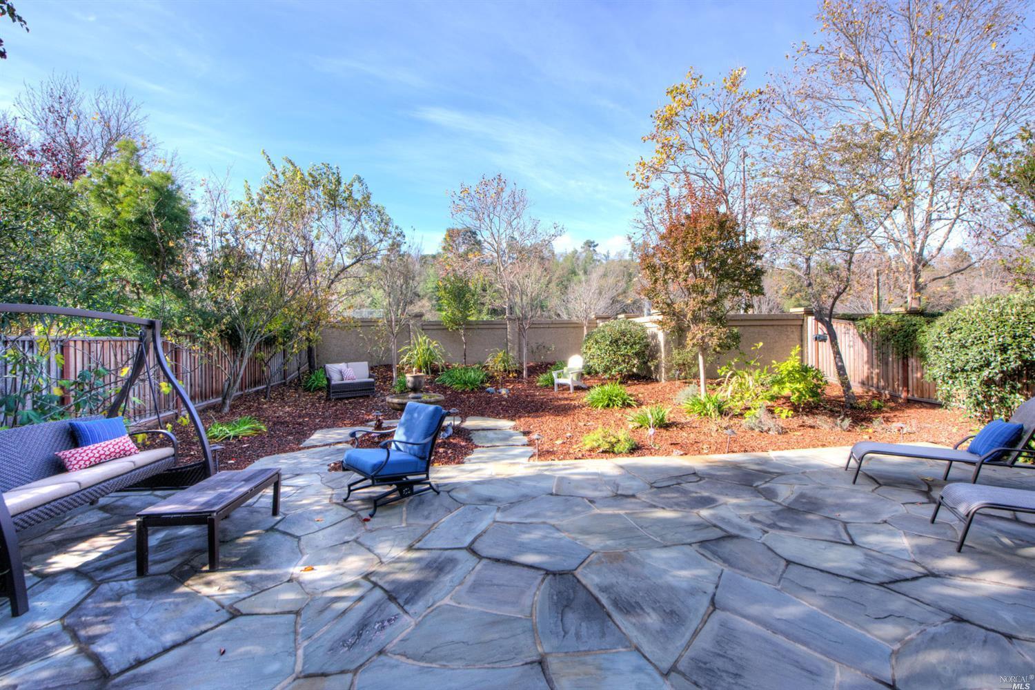 27 Presidio Dr