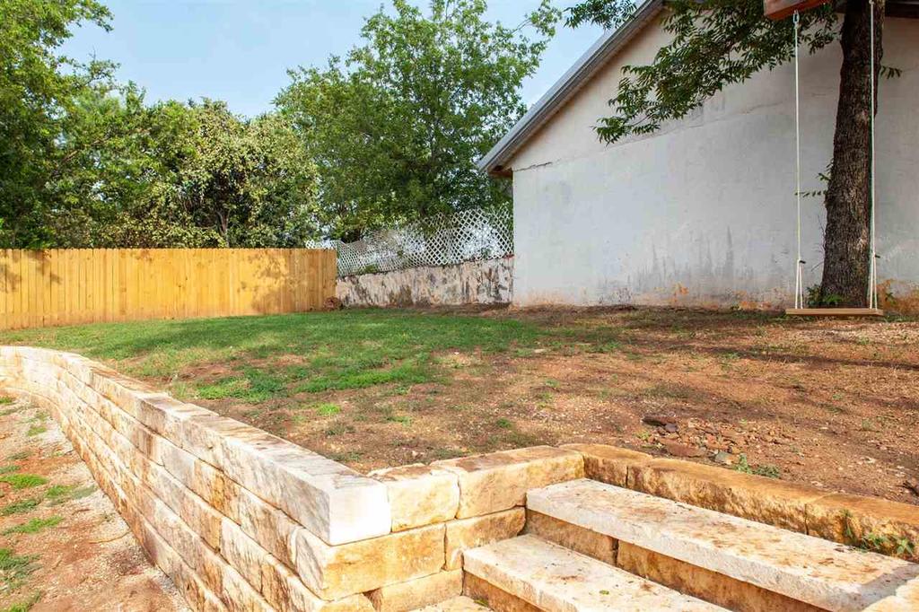 308 W Lampasas