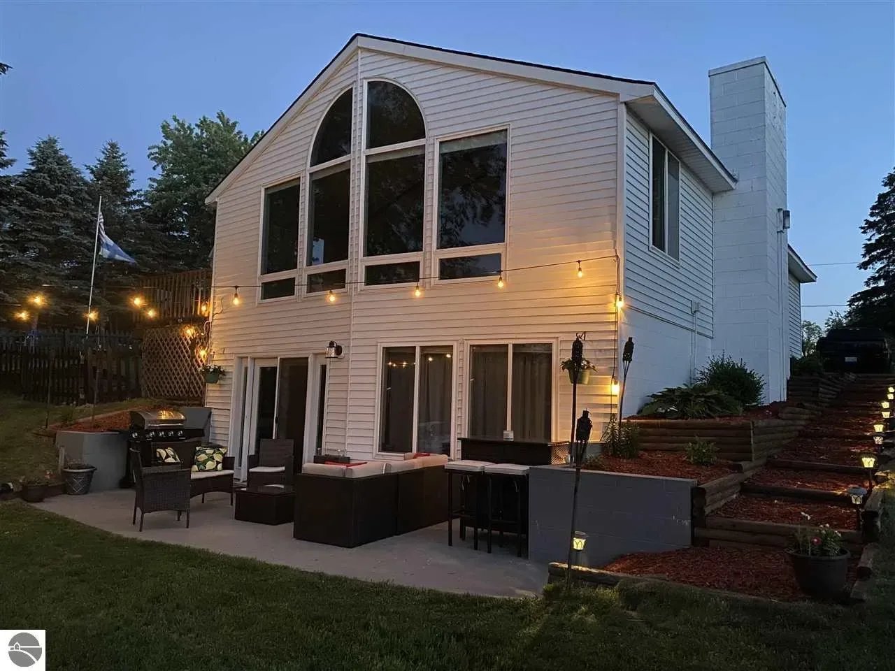 600 Gitchegumee Dr